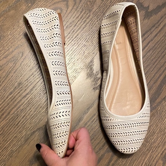 Legaeng Lazer Cut Leather flat - Picture 11 of 15